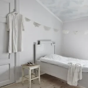 tapeet-sandberg-64606_interior1-399x600-1.webp 646-06 Himmel light blue