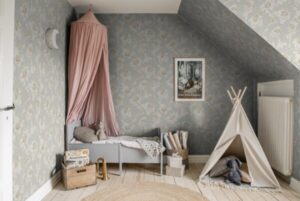 tapeet-sandberg-83028_interior1-600x402-1.jpg 830-28 Charlotta Spring Green